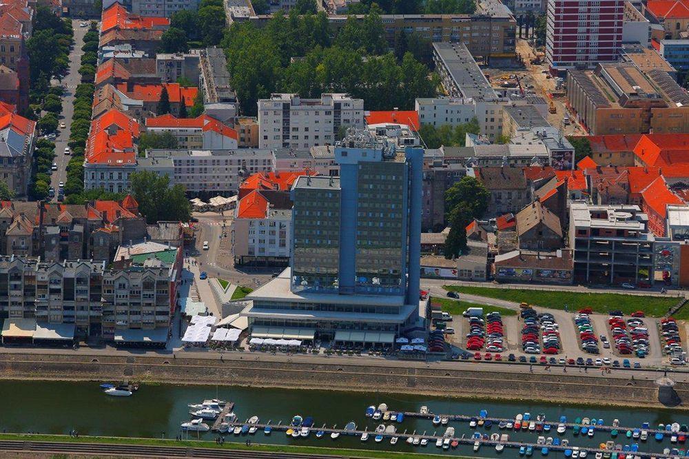 Hotel Osijek Bagian luar foto