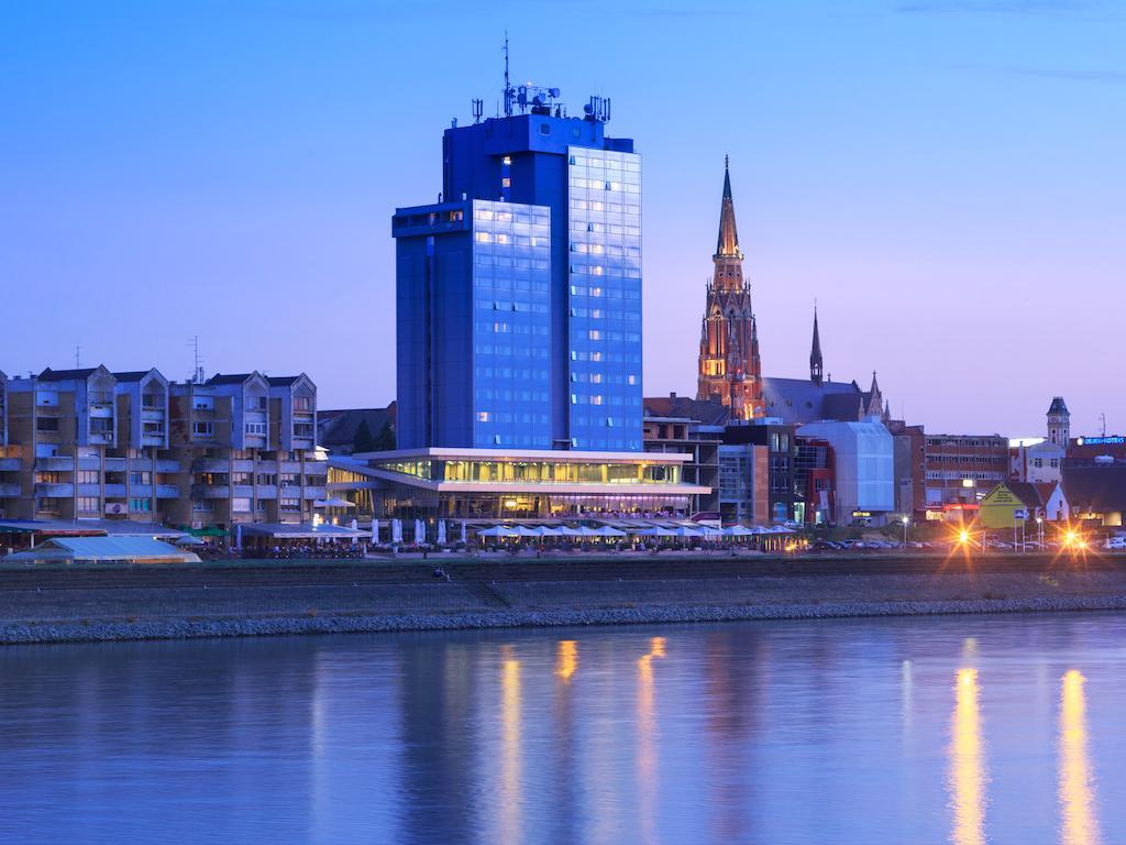 Hotel Osijek Bagian luar foto